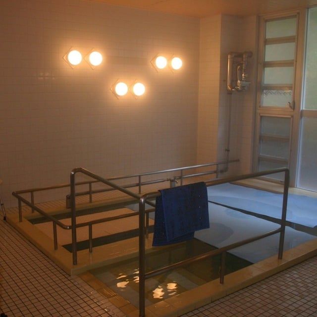 ゆったり入浴可能な浴室