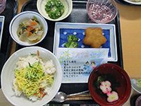ハレの日に用意されたメニューの一例。ちらしずしやお吸物がある様子