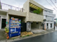 静かな住宅街にある施設の外観