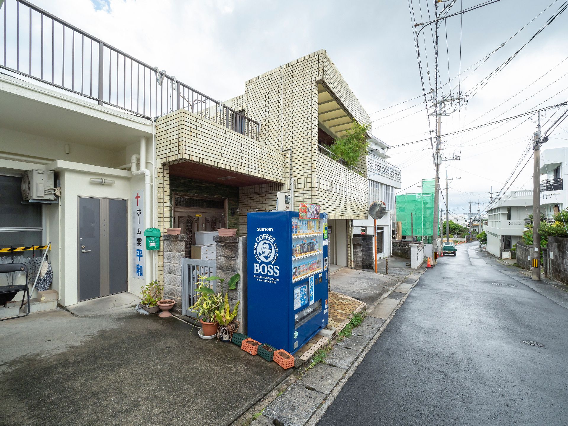 日当たりの良い2階建ての施設