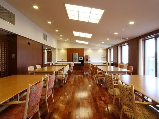 フロアダイニング