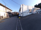 静かな住宅街にある施設外観
