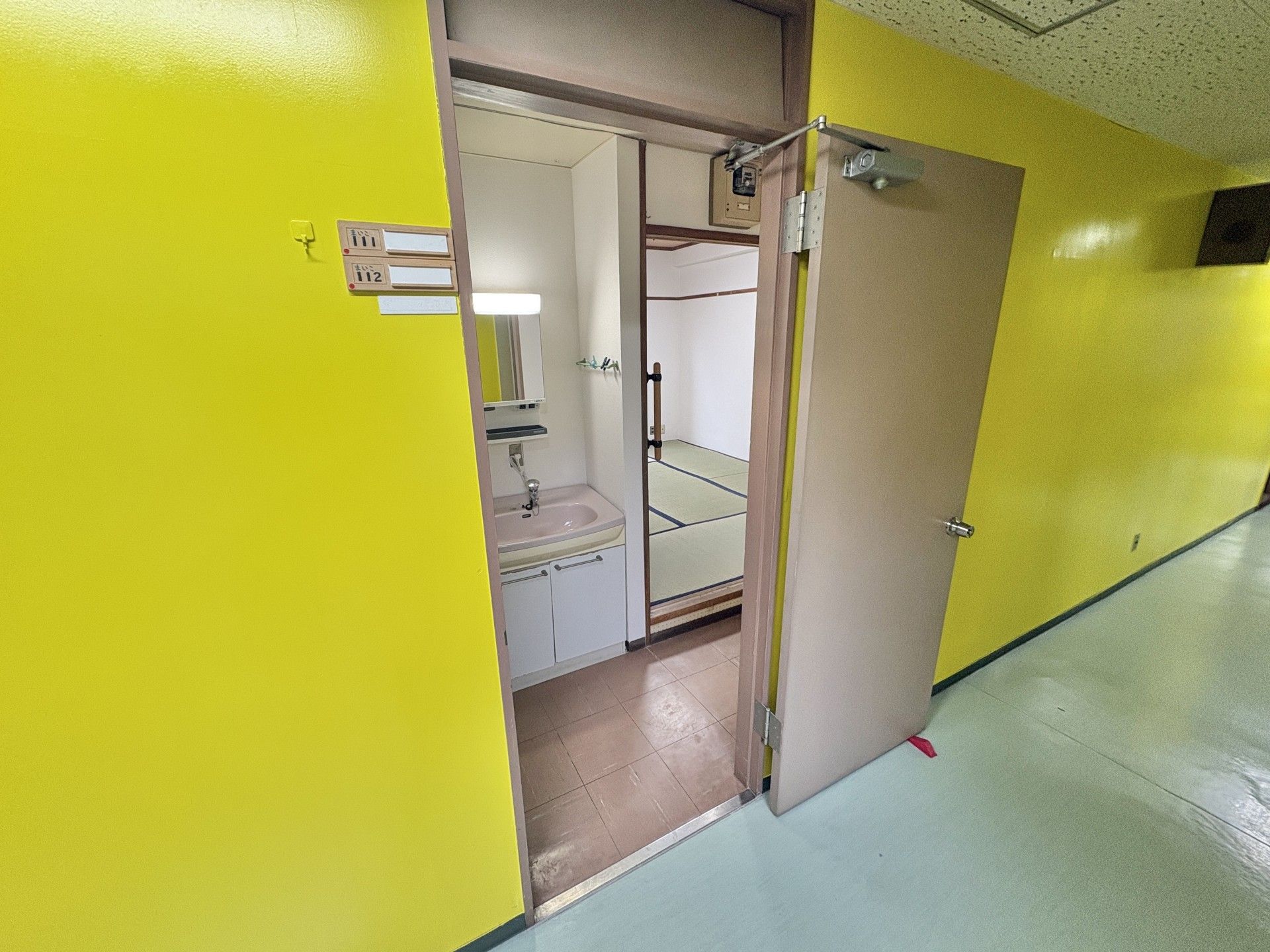 和室付きの居室入口