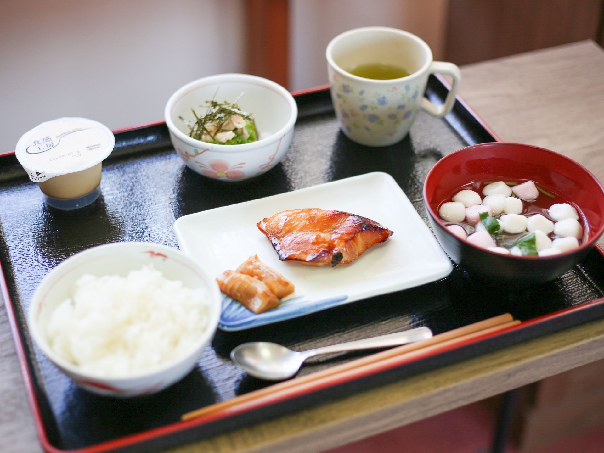 栄養バランスに配慮したお食事