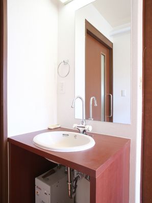 居室内の車椅子用洗面化粧台