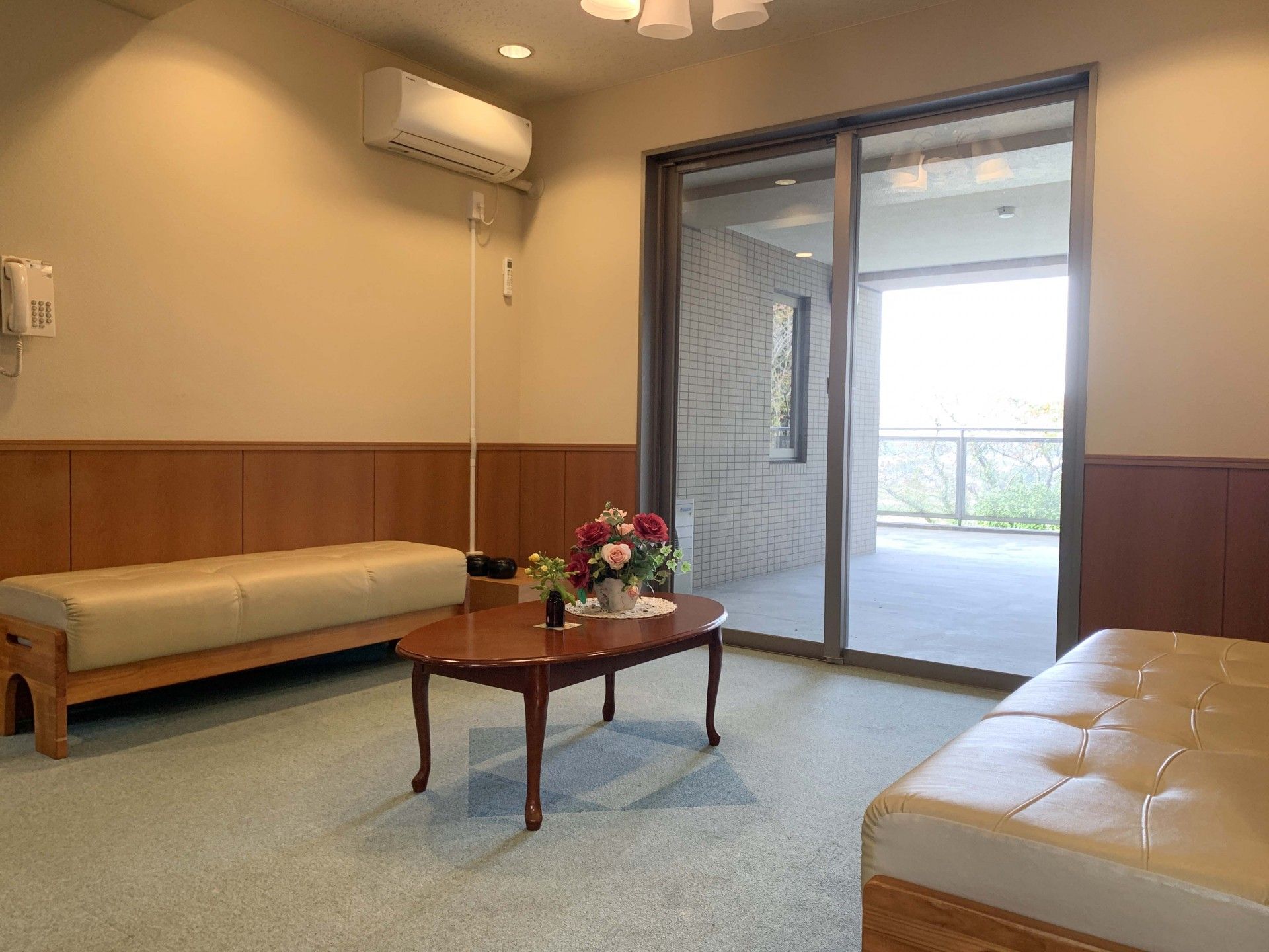 落ち着いた雰囲気の部屋