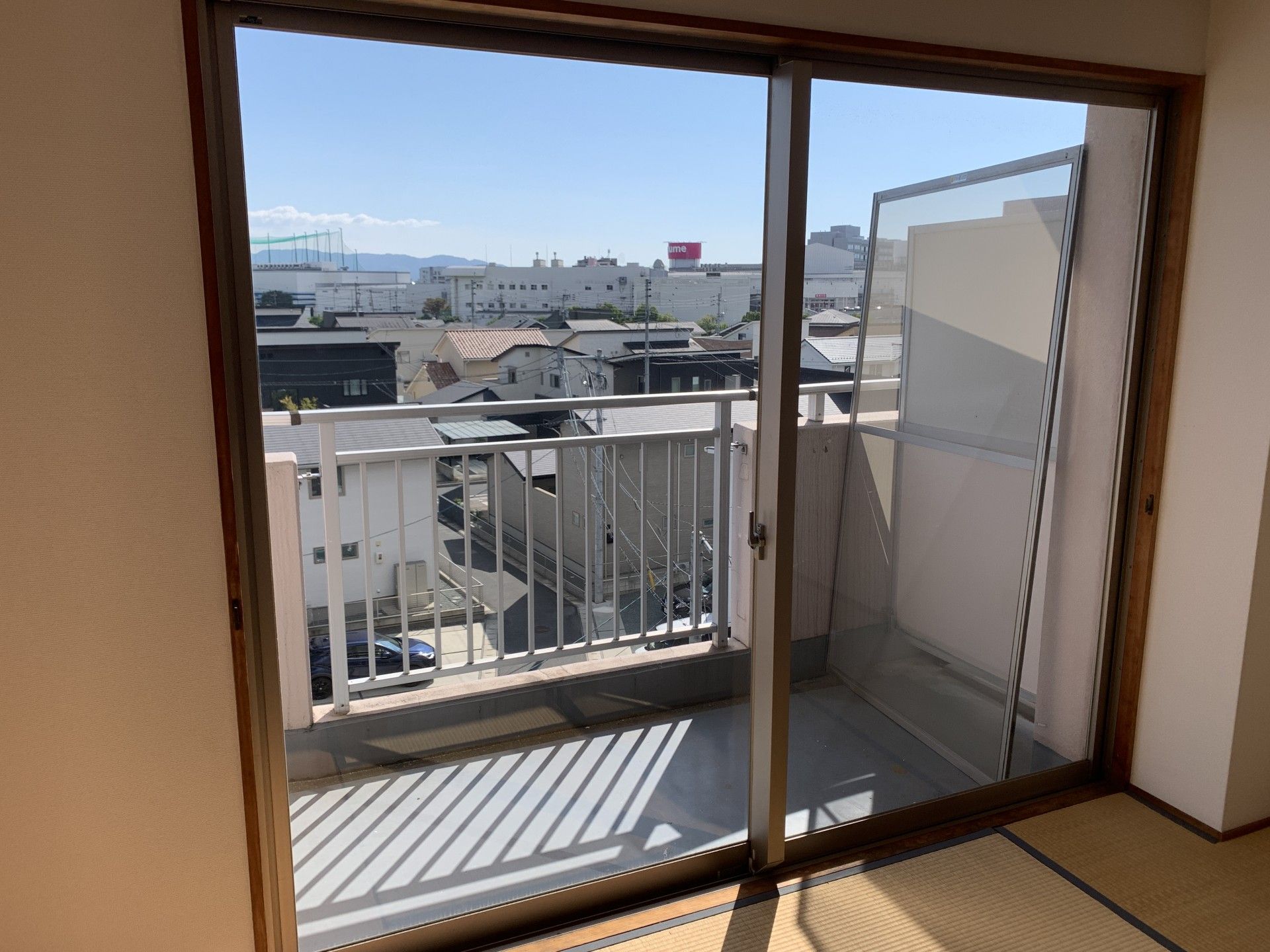 日当たりの良いバルコニー