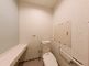 バリアフリー設計のトイレ空間