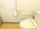 介護施設の清潔なトイレ空間