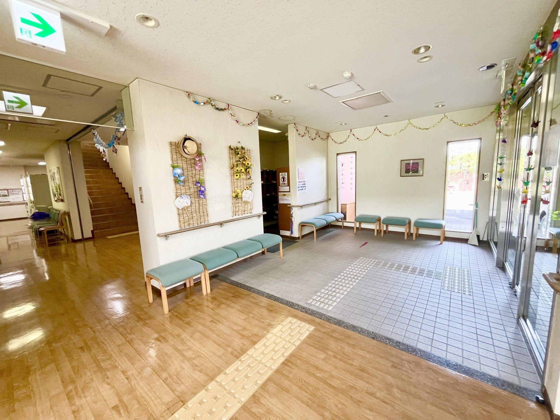 明るいエントランスホール