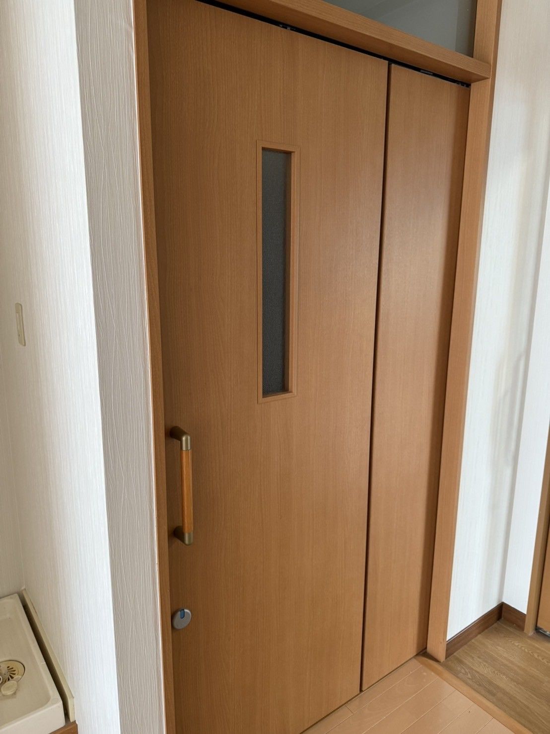 木製の引き戸
