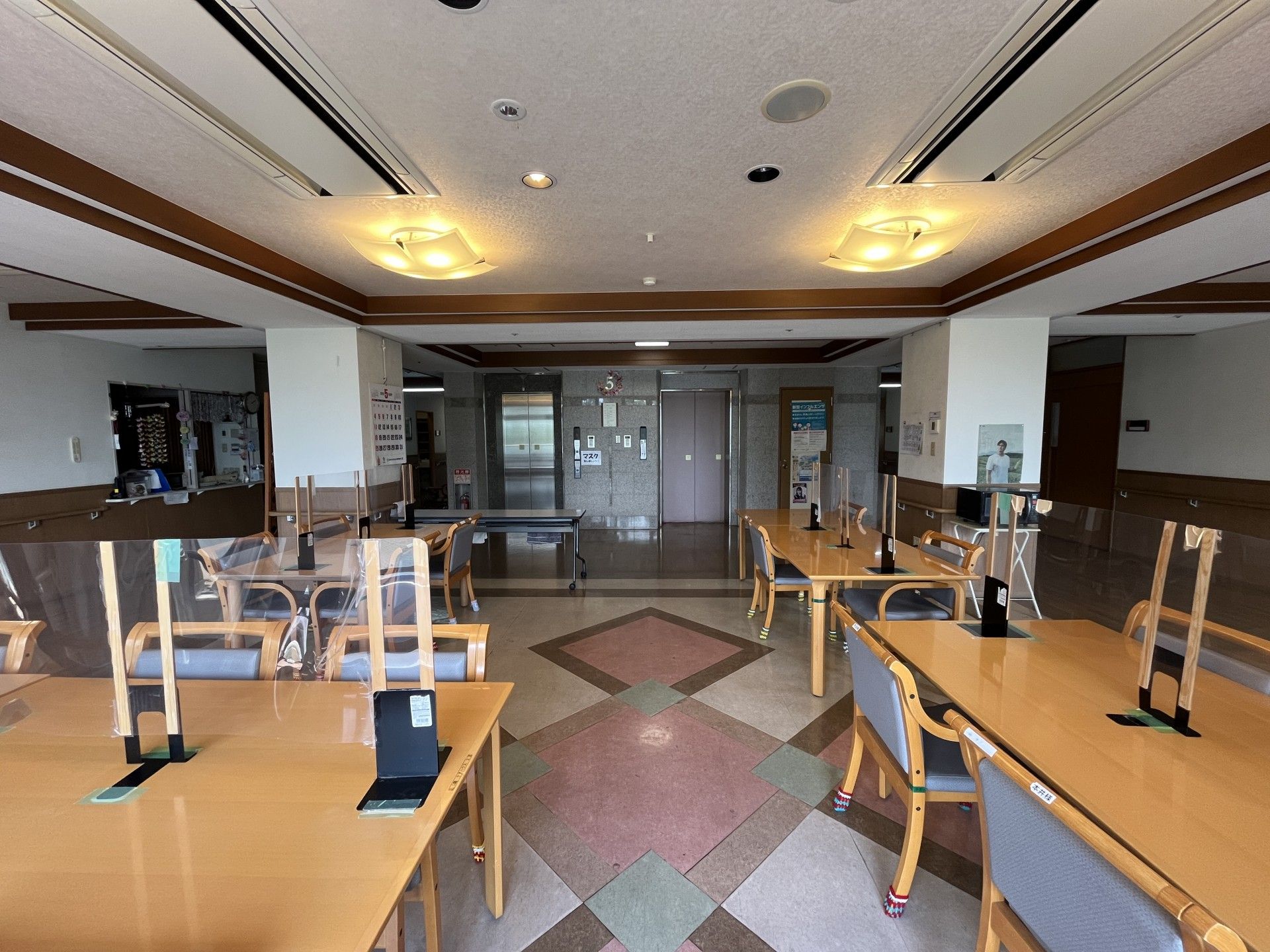 エレベーター前の共有スペース