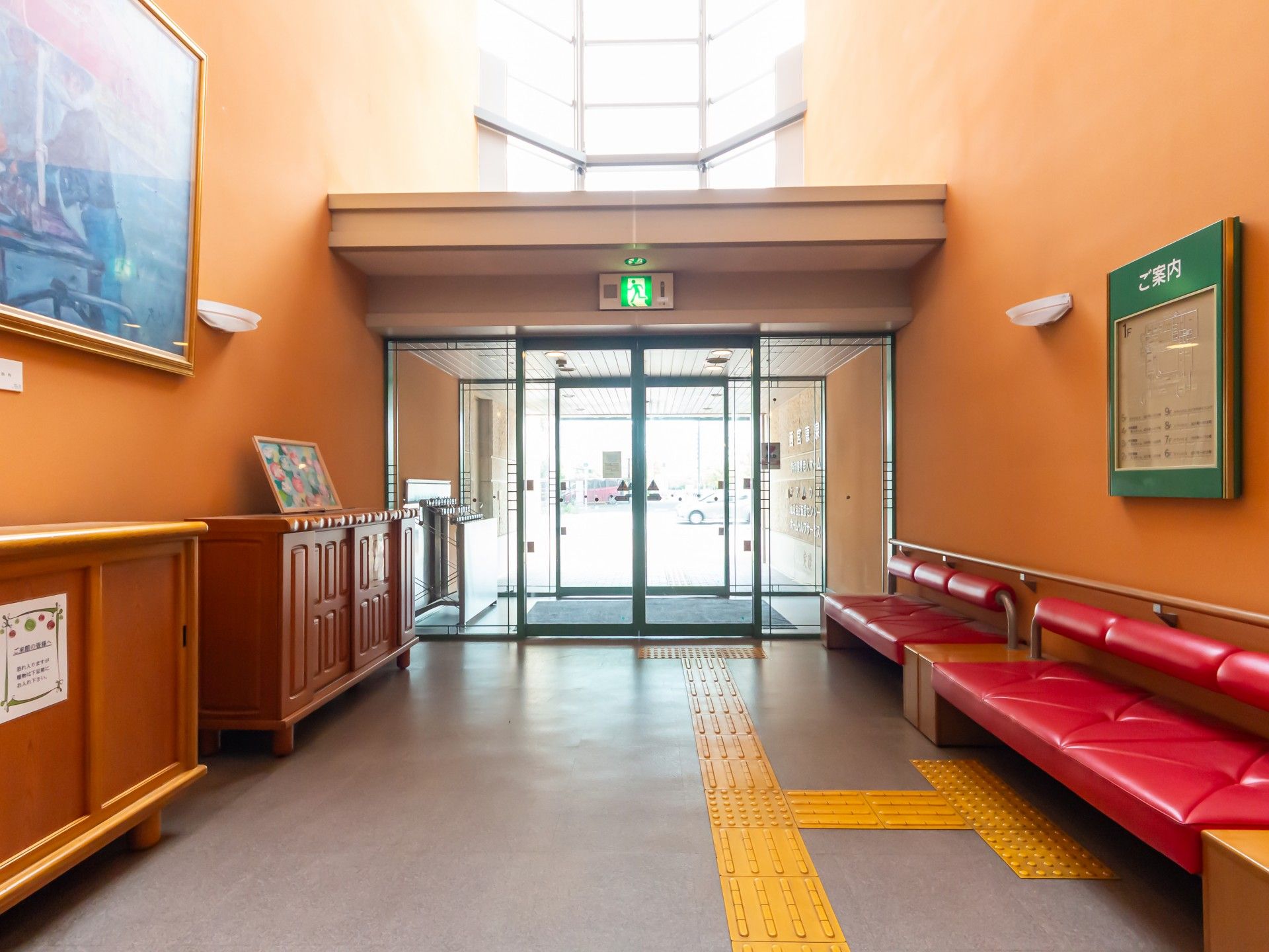 明るいエントランス