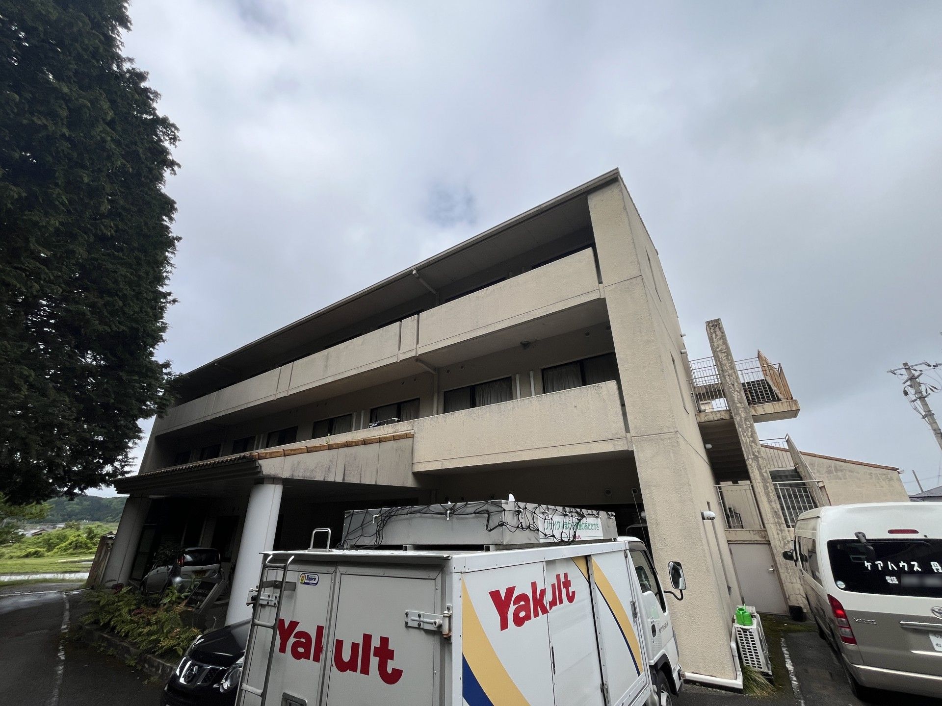 多階層の建物外観