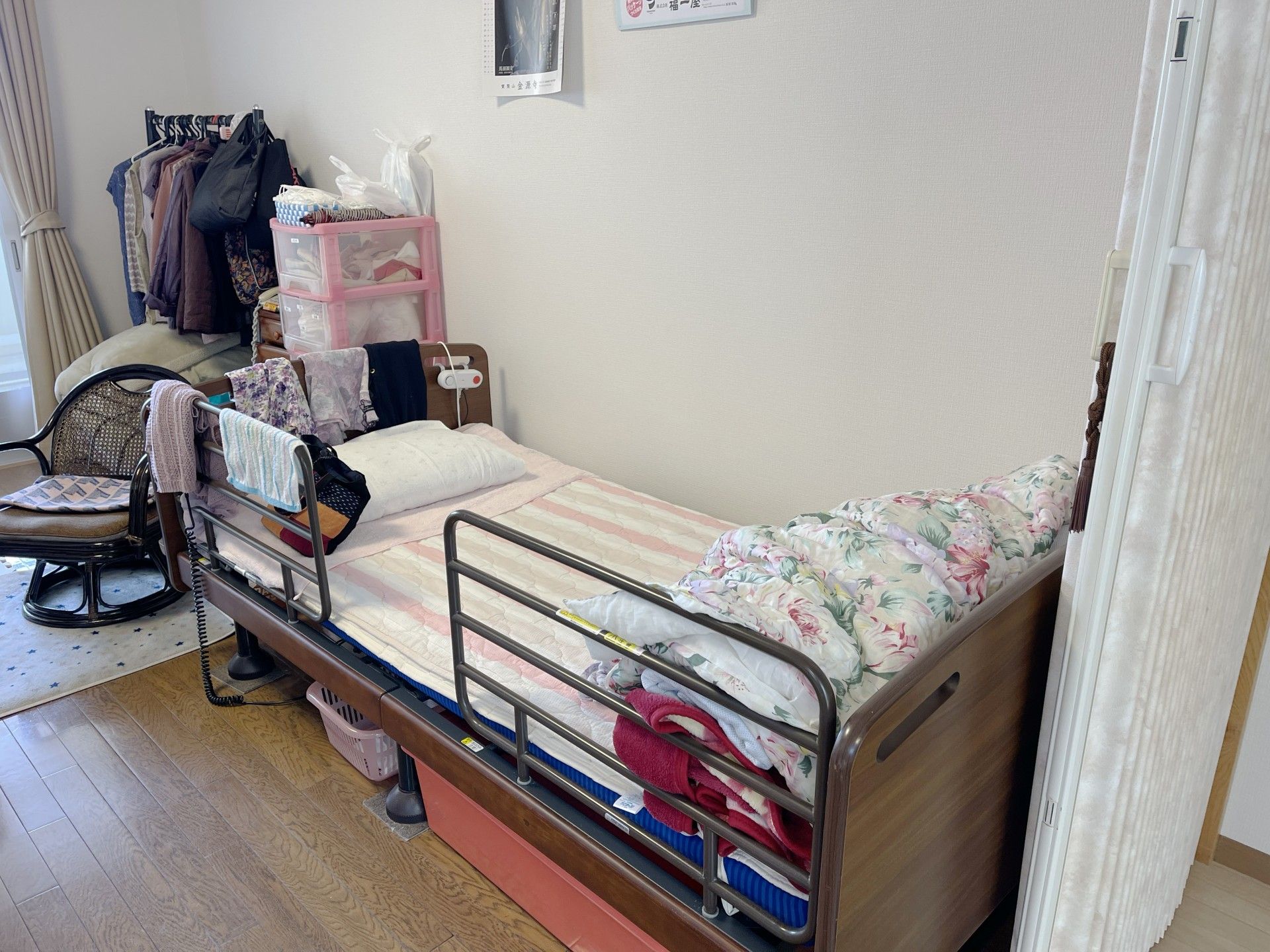 個室の居心地の良い寝室