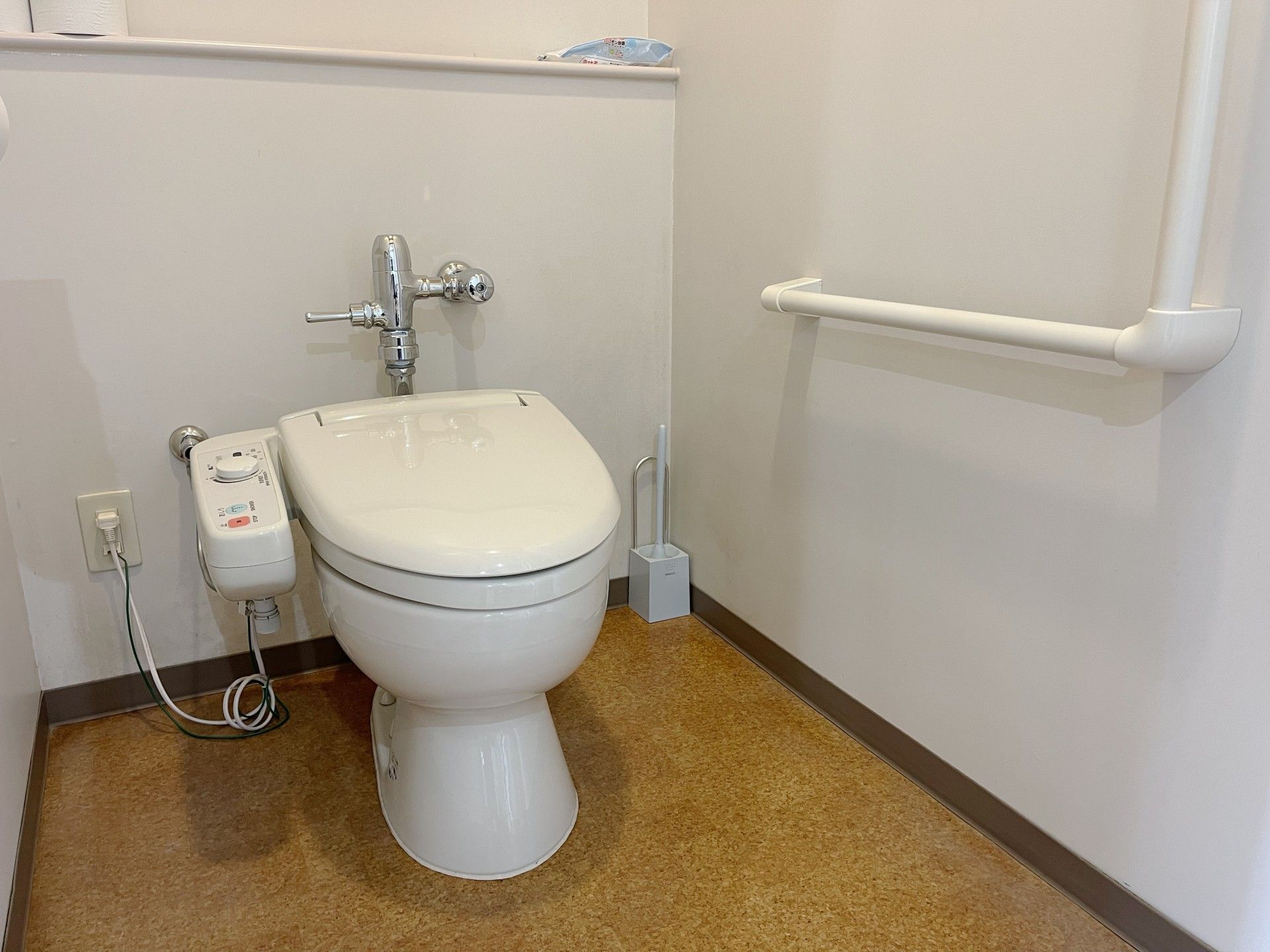 手すり付きトイレ設備