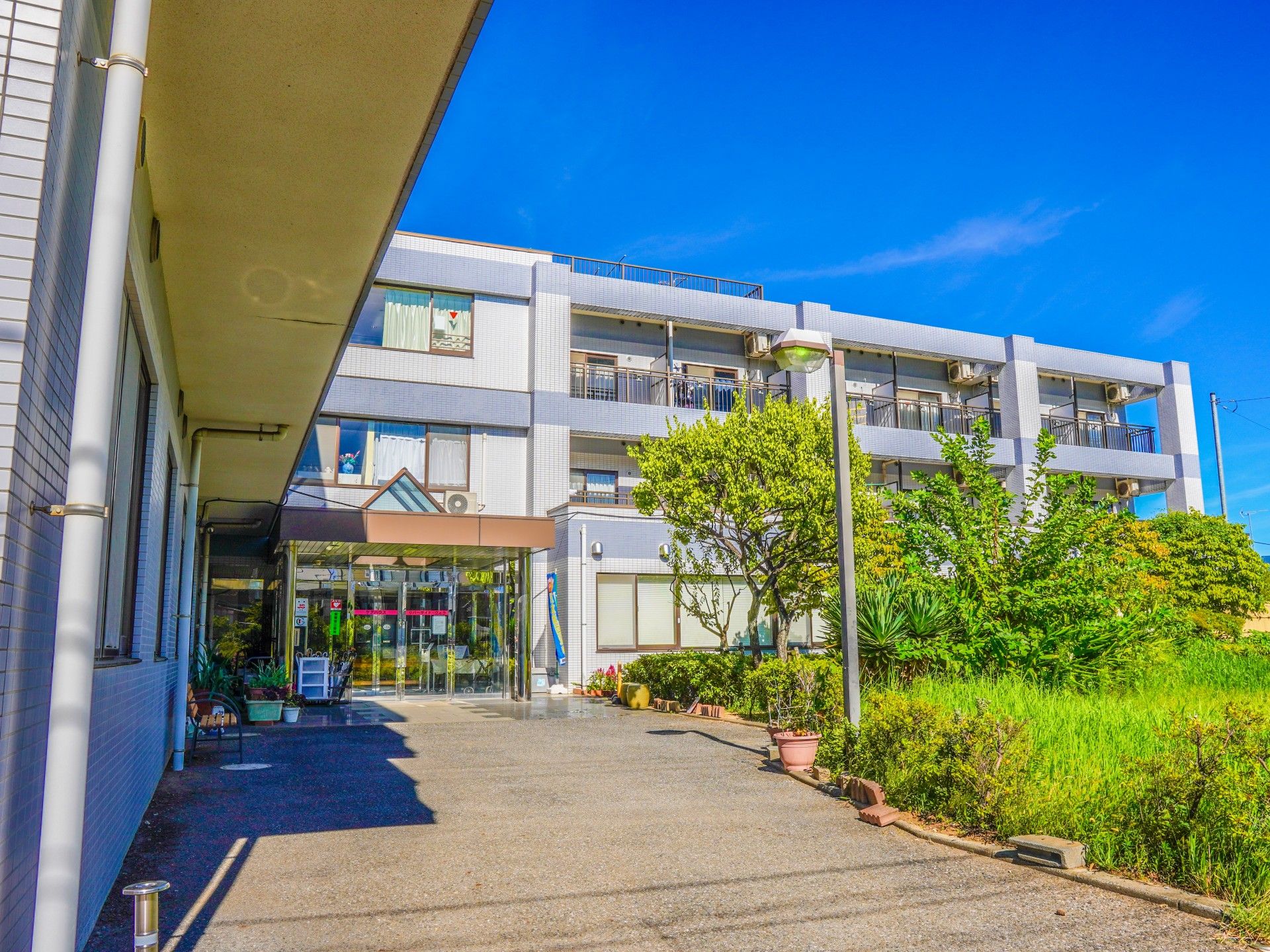 緑あふれる玄関口