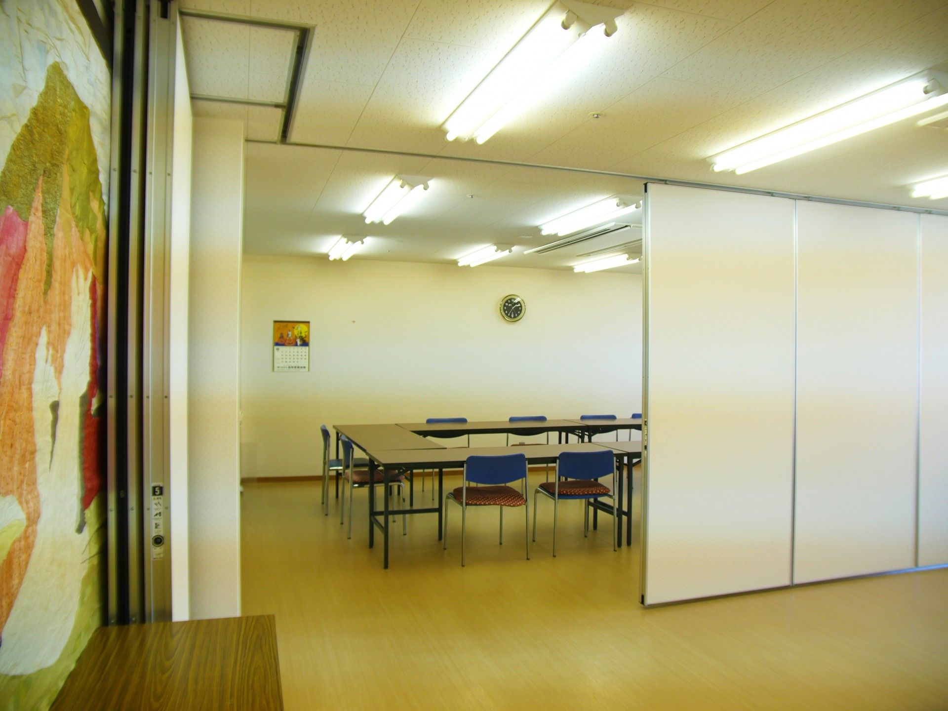 広々とした明るい多目的室