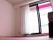 お部屋には大きな窓が設置されている。