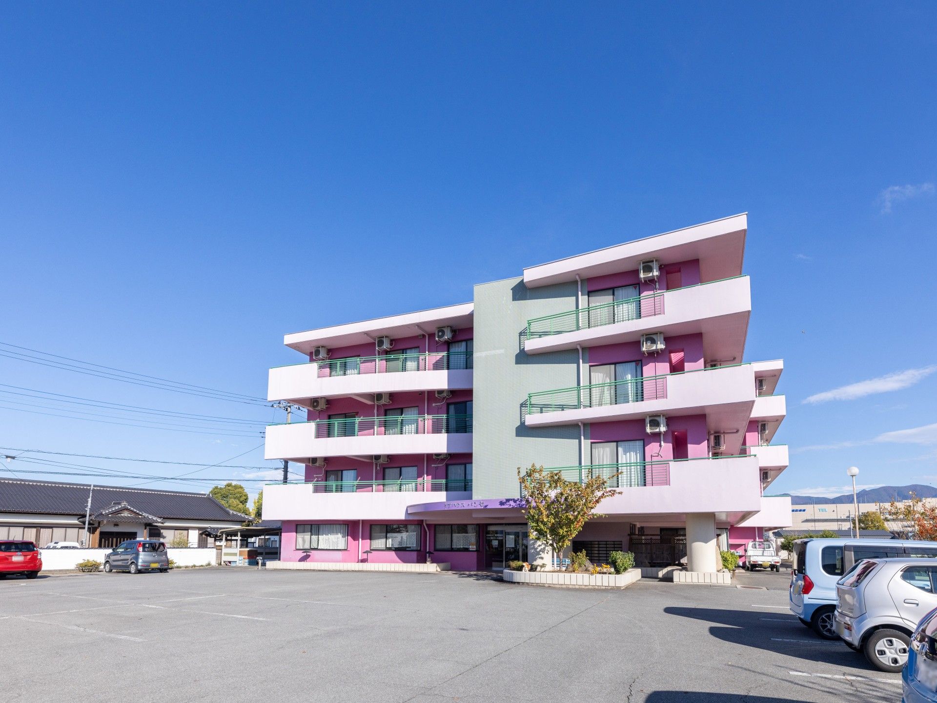 清潔な外観の建物