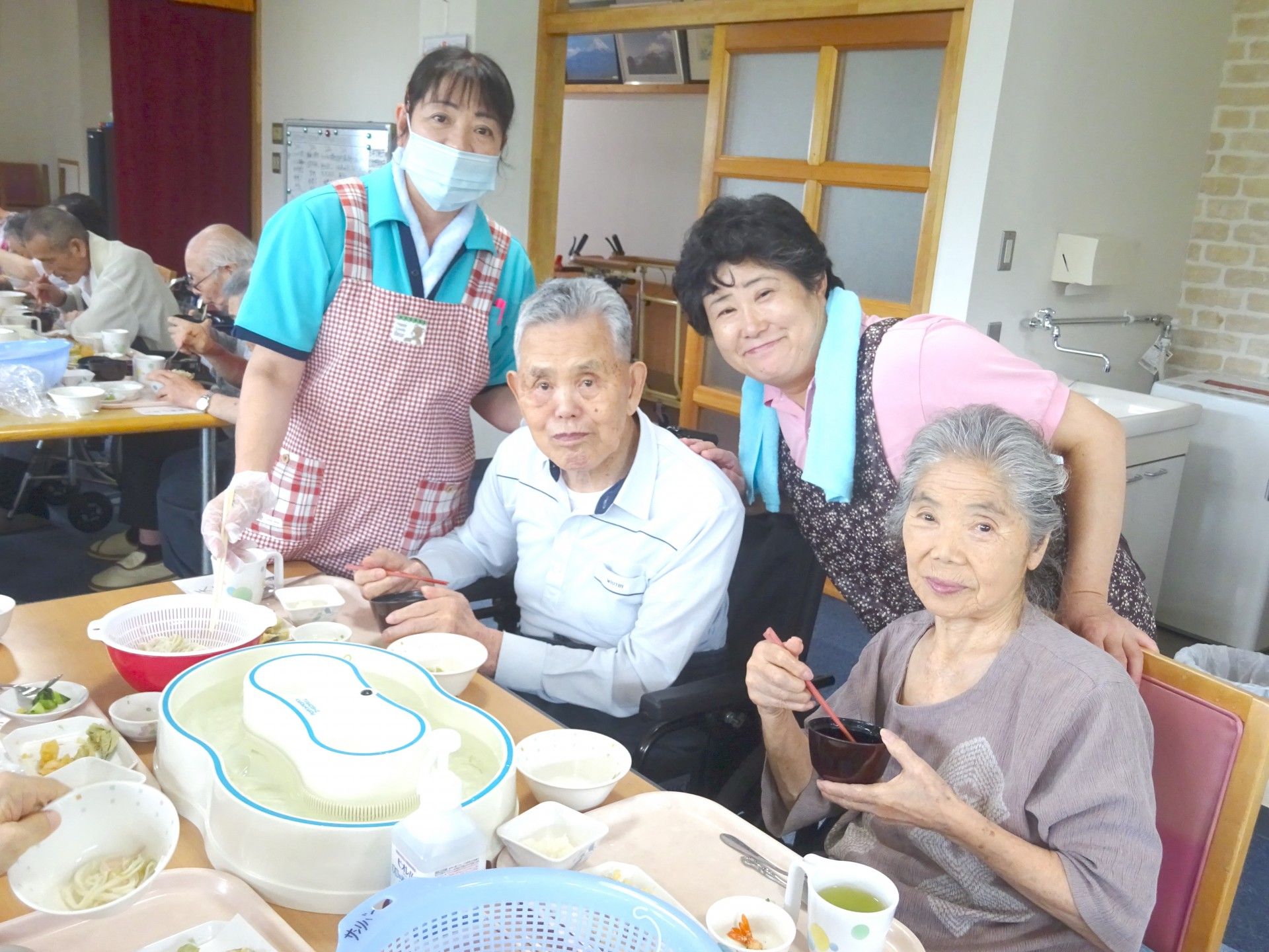 露天風呂は大きな石が複数円形のお風呂を囲んでいて、旅館のような雰囲気がある。
