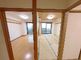 介護施設内部の廊下と部屋
