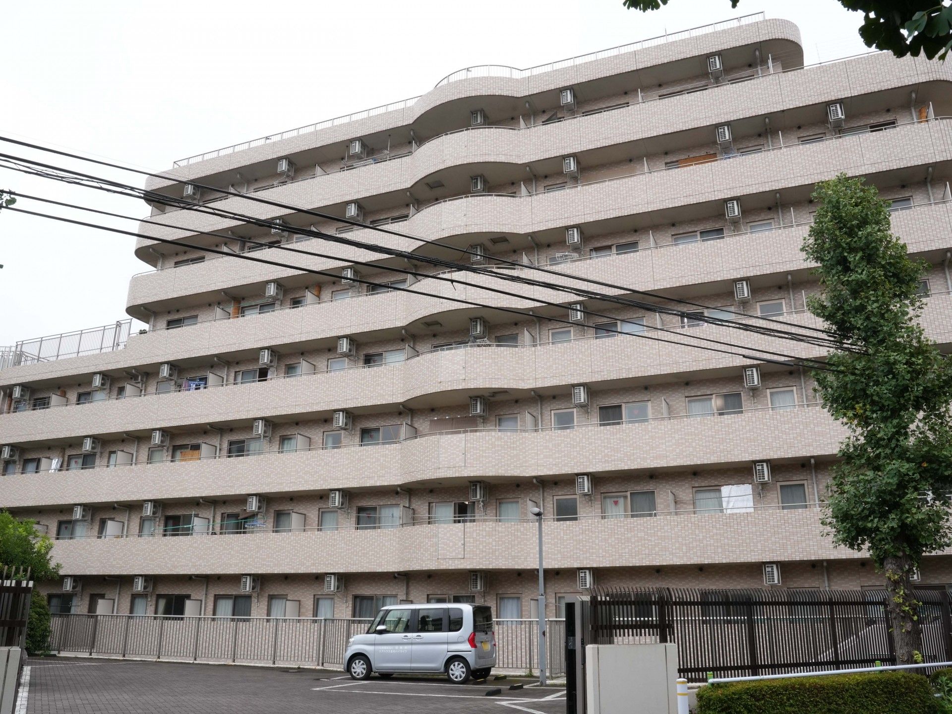 7階建ての建物