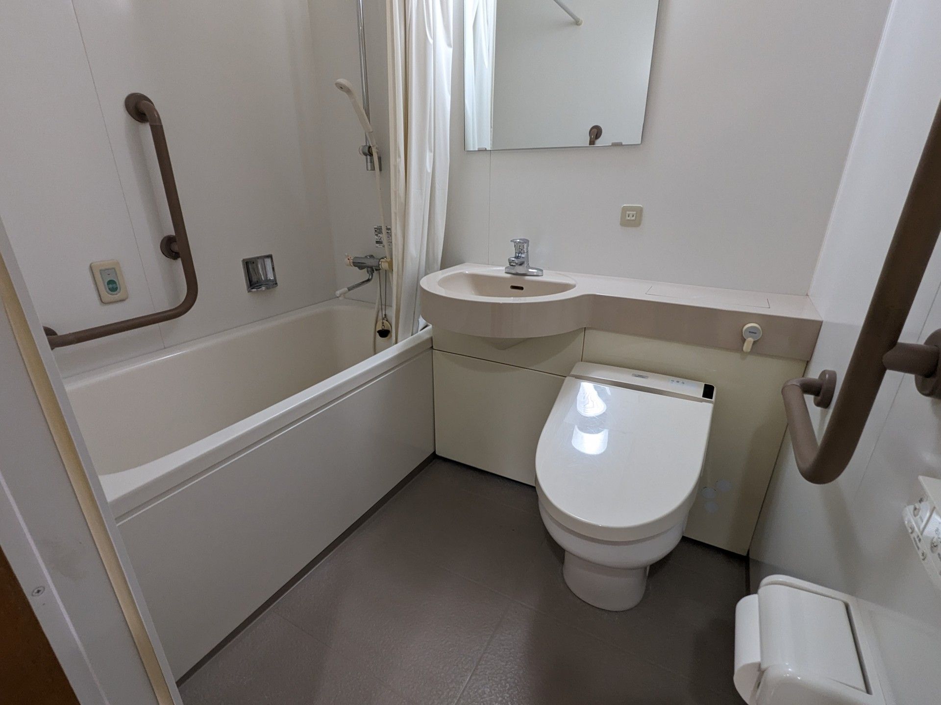 トイレのついた浴室