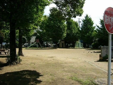 「リアンレーヴ蘇我壱番館」の周辺環境。子供達の遊び場として、賑わっている。
