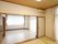 プライバシーが守られている個室タイプの居室である。エアコンが完備されており、手前の部屋には畳が敷かれている。