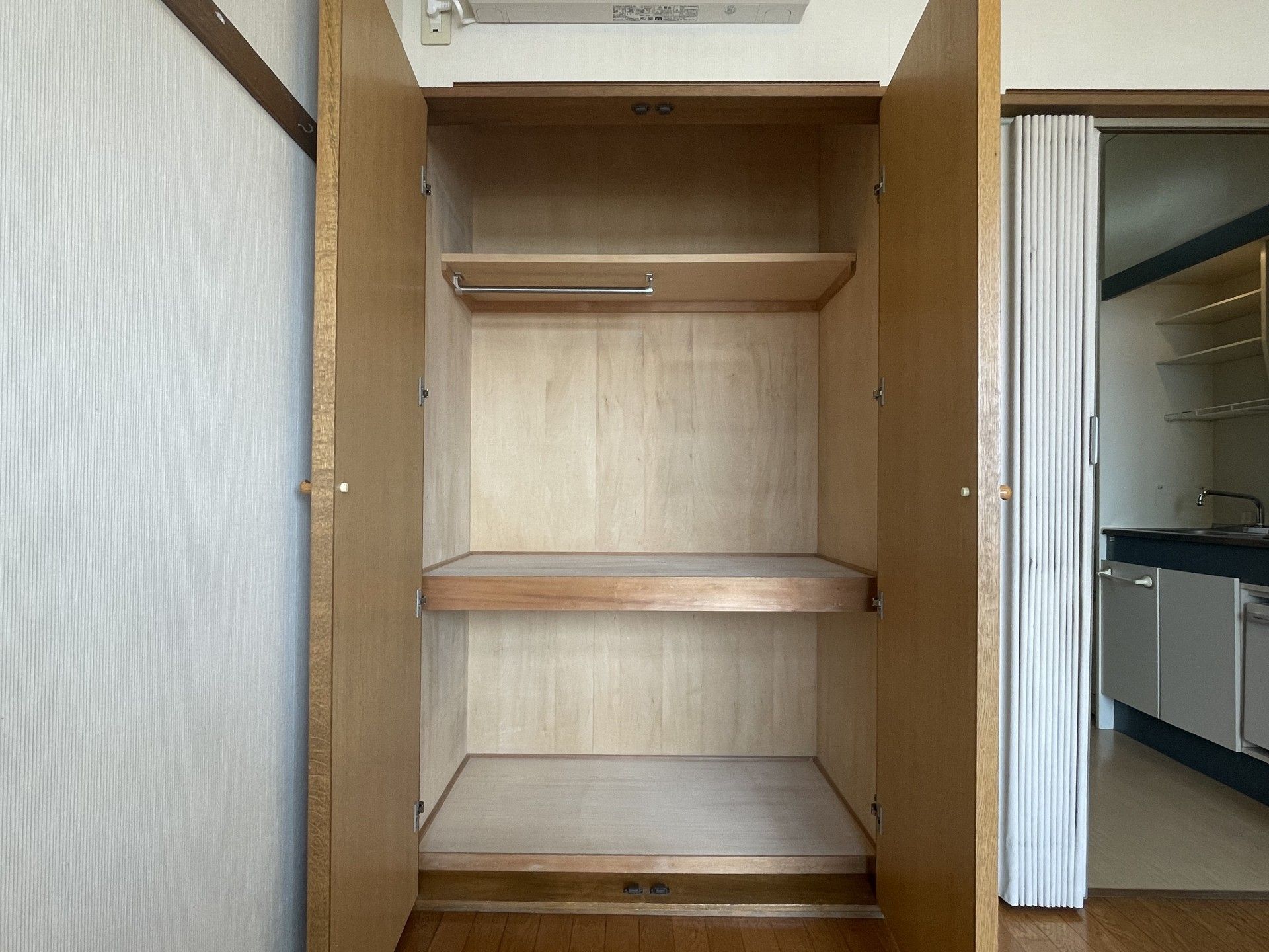 収納豊富な居室