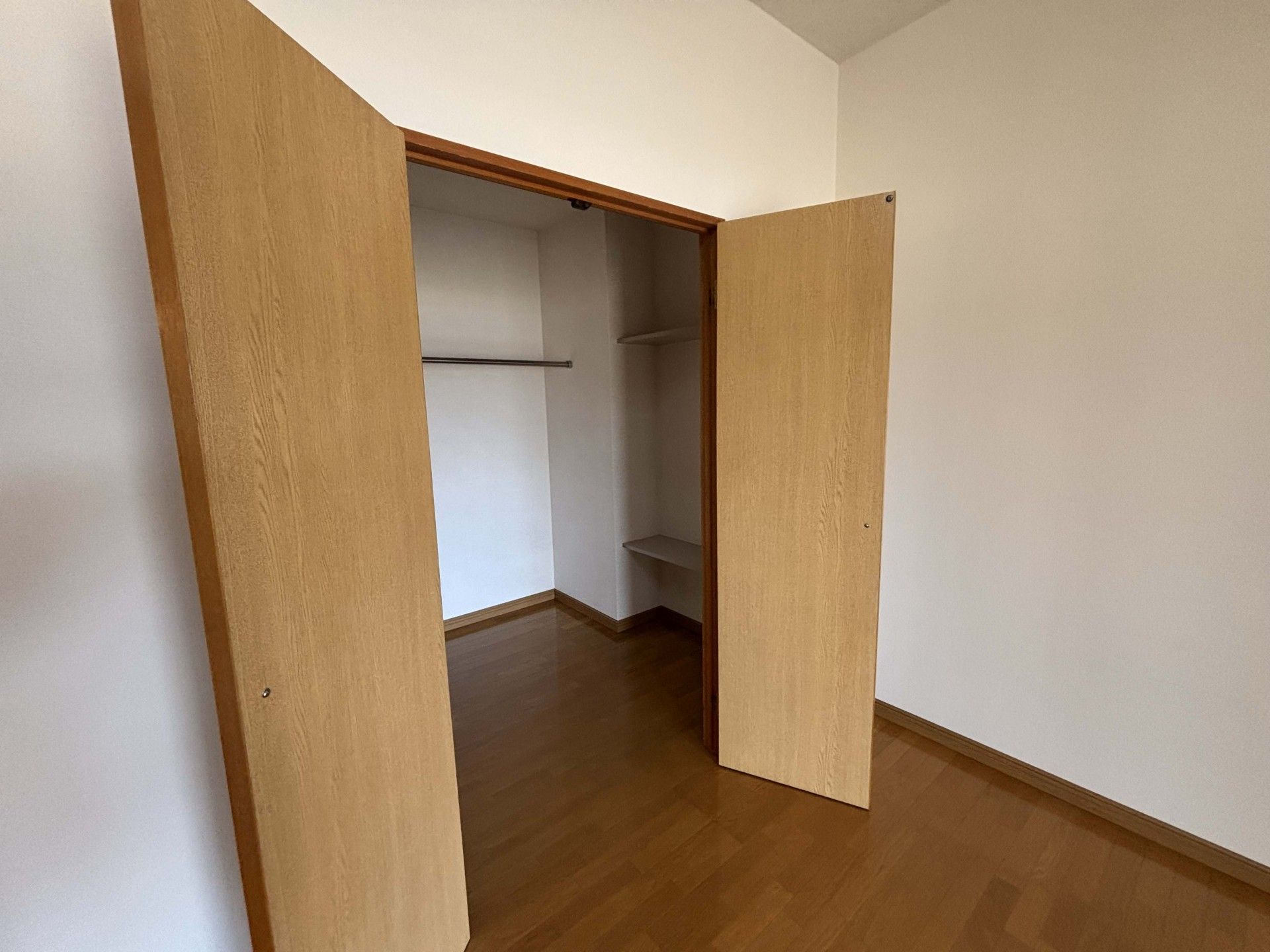 収納スペースの扉