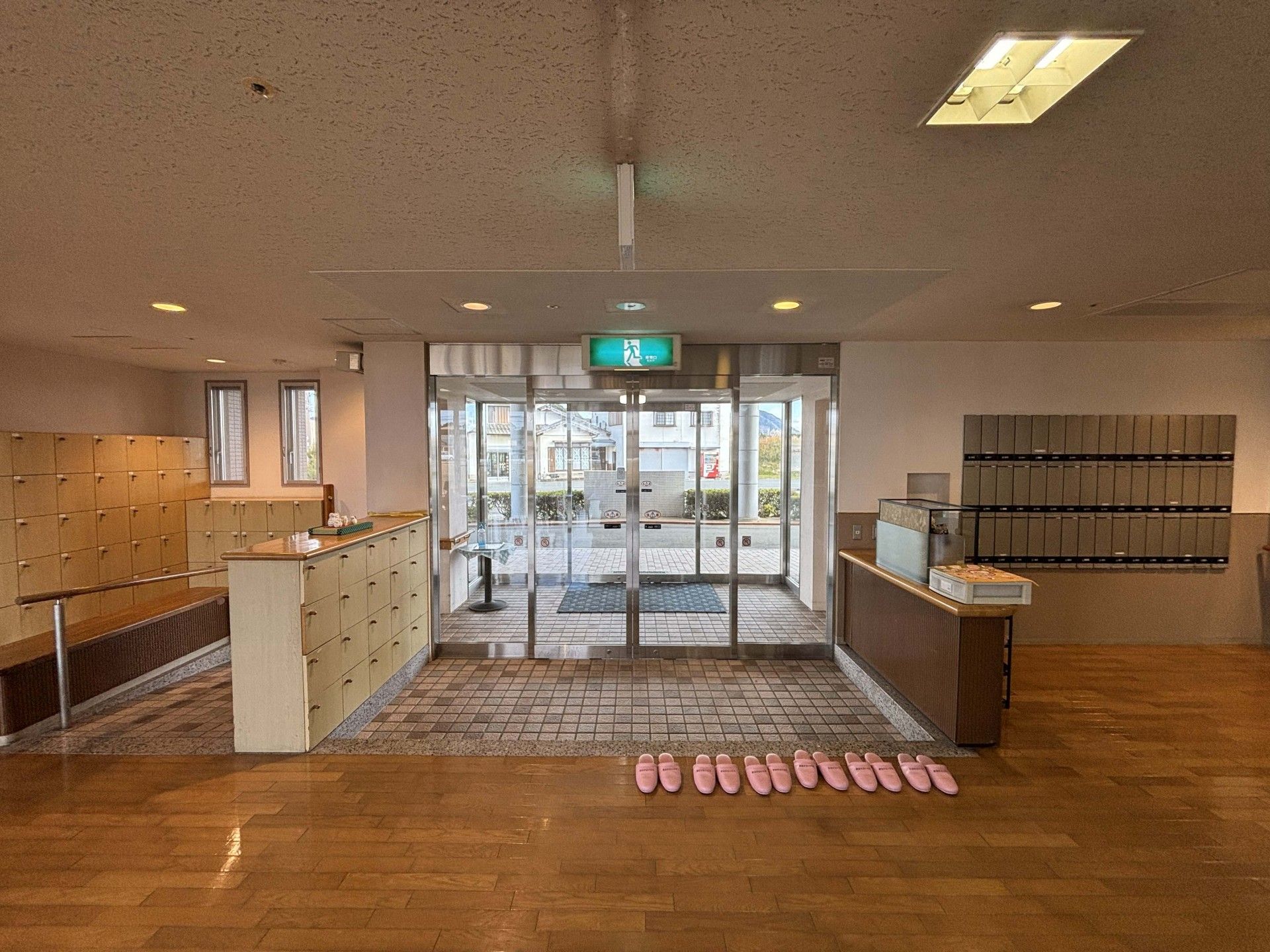 広いエントランス