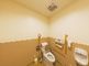 バリアフリー設計のトイレ空間