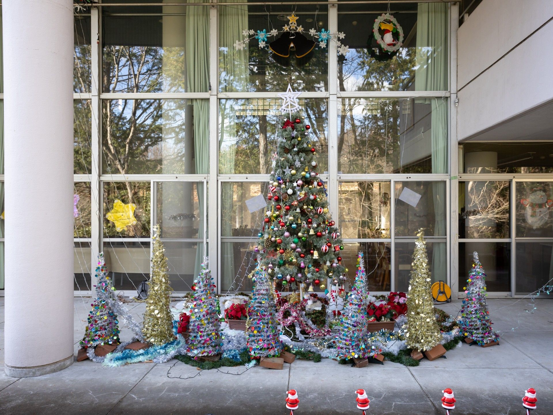 クリスマス装飾のエントランス