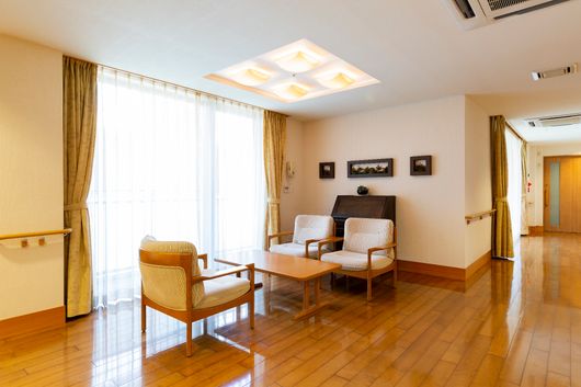 フロアラウンジ