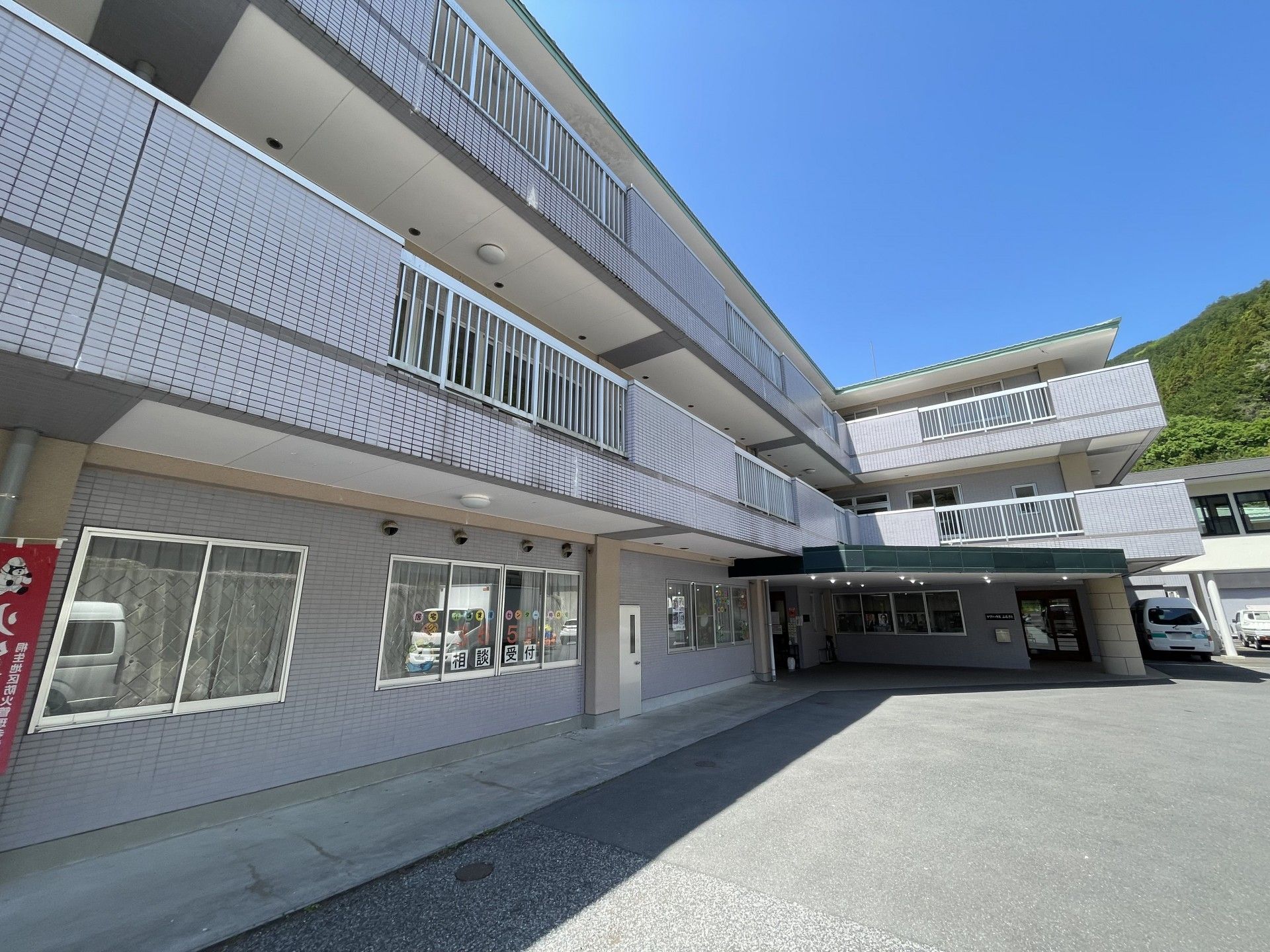 明るい個室の居室