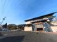 落ち着いた外観の建物