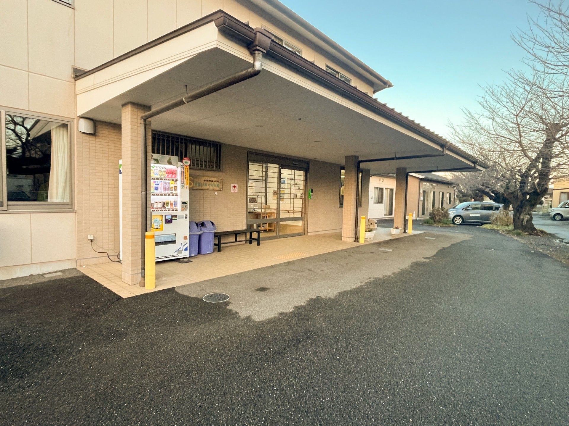自動販売機のある玄関