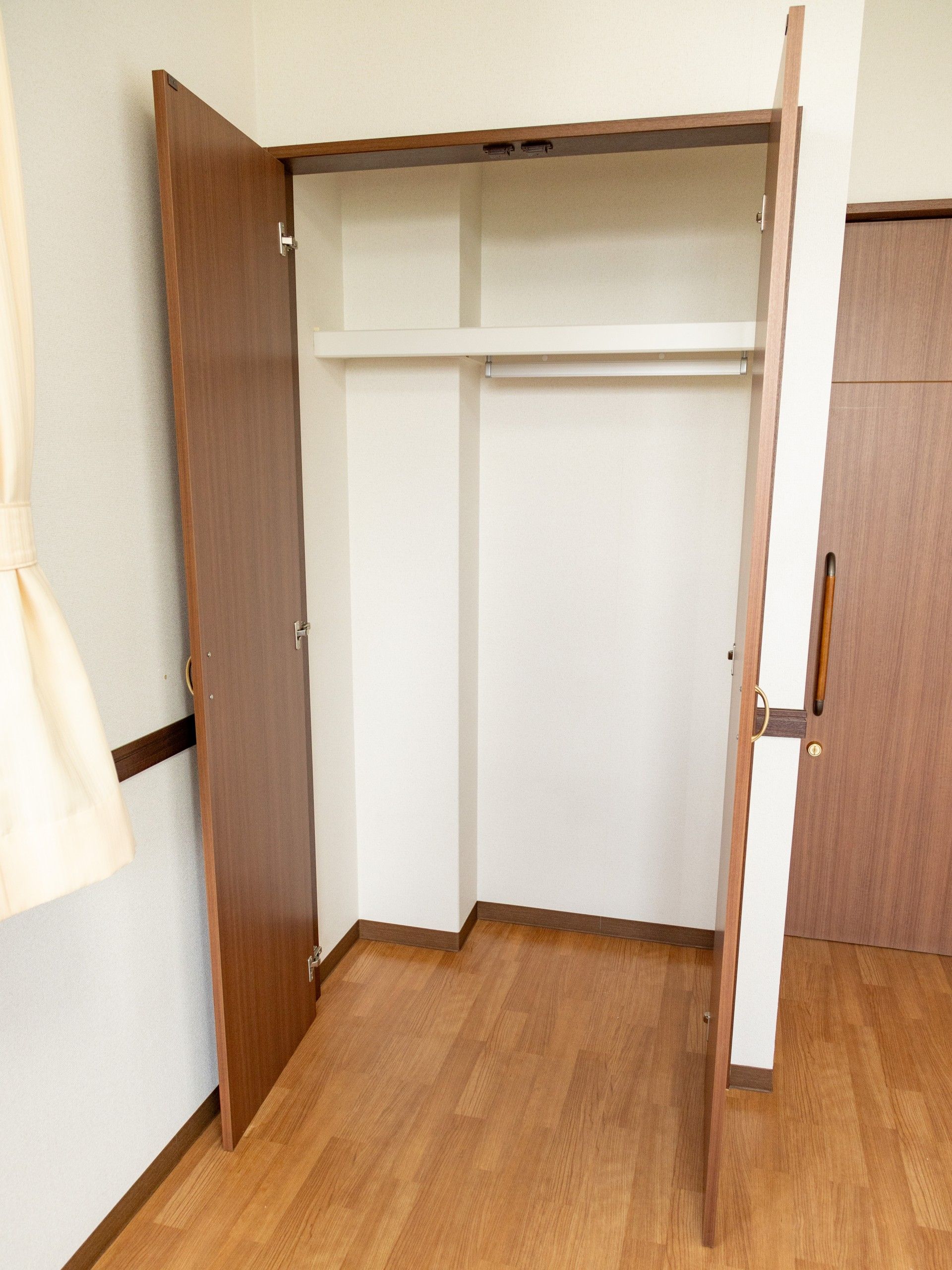 収納豊富な居室