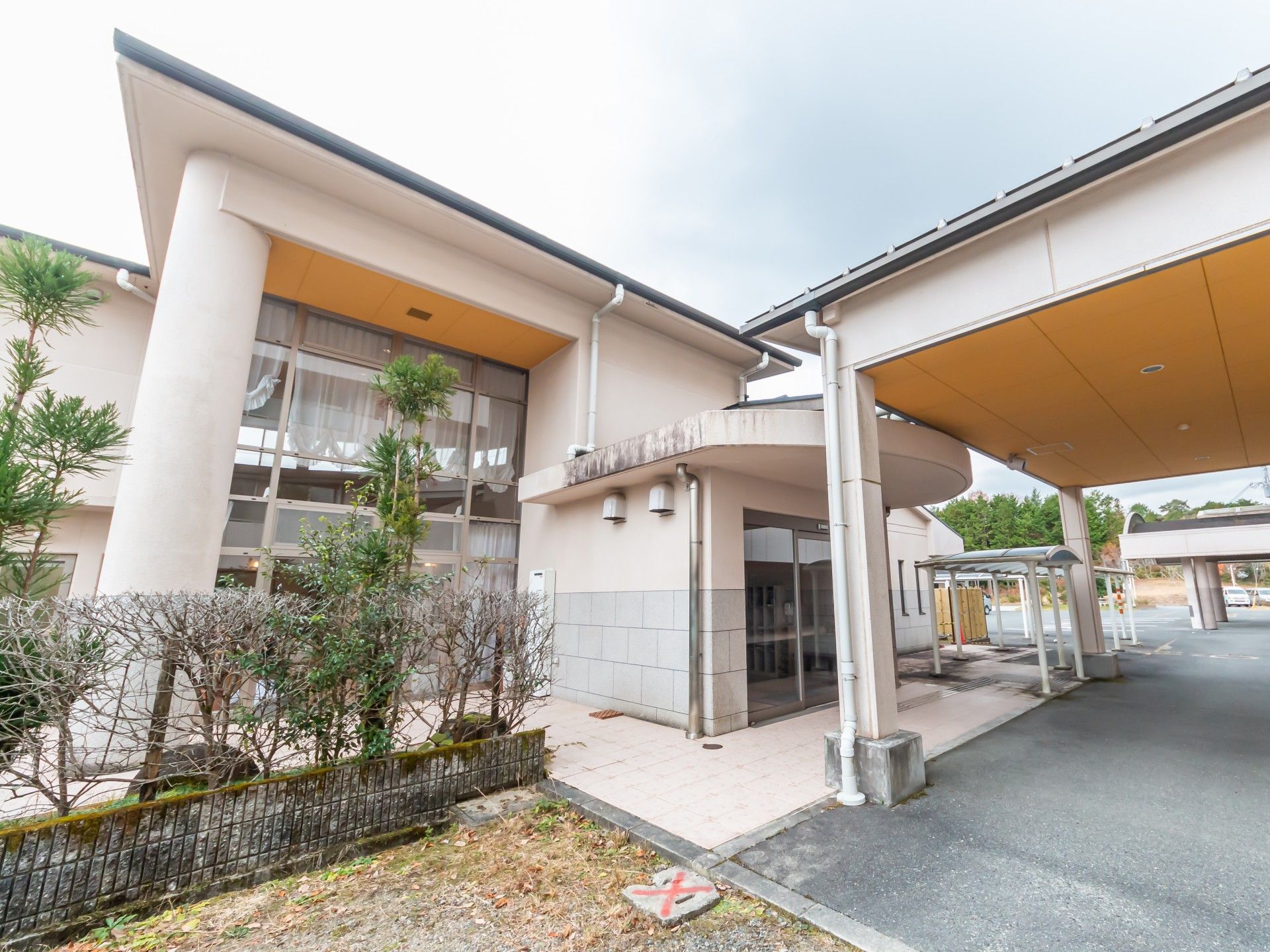 エントランスの外観