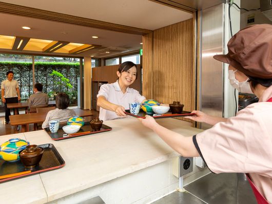 直営のキッチンで作るお食事