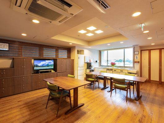 フロアダイニング