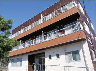 3階建ての建物外観