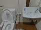 バリアフリー設計のトイレ空間