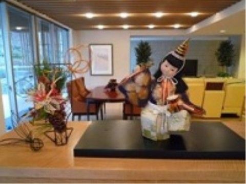 「ヒルデモア世田谷岡本」のリビング。イベント・レクリエーション広場として多様に使われている。