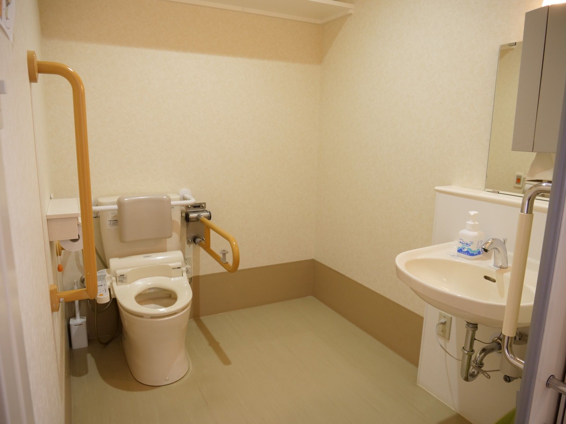バリアフリーのトイレ設備
