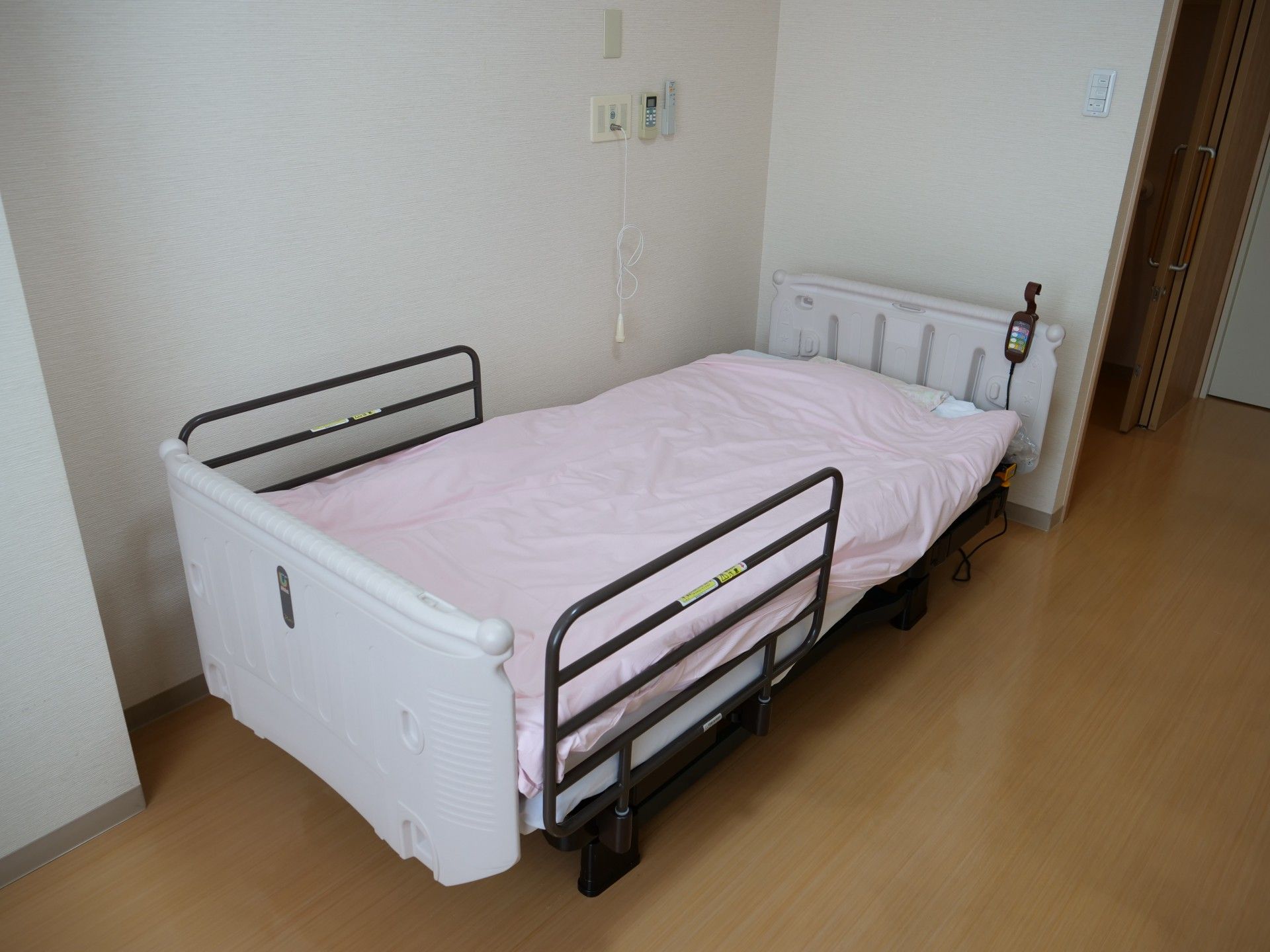 快適な個室の寝室
