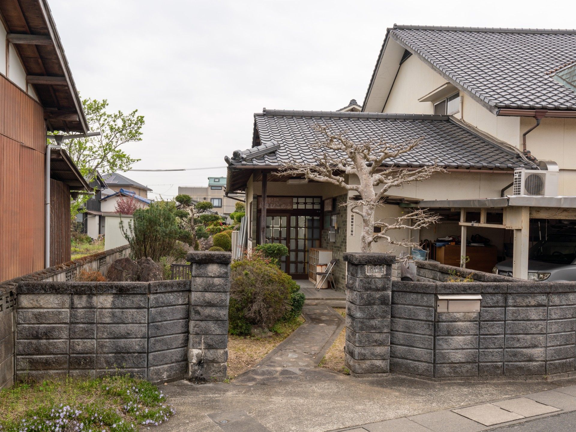 落ち着いた雰囲気の玄関