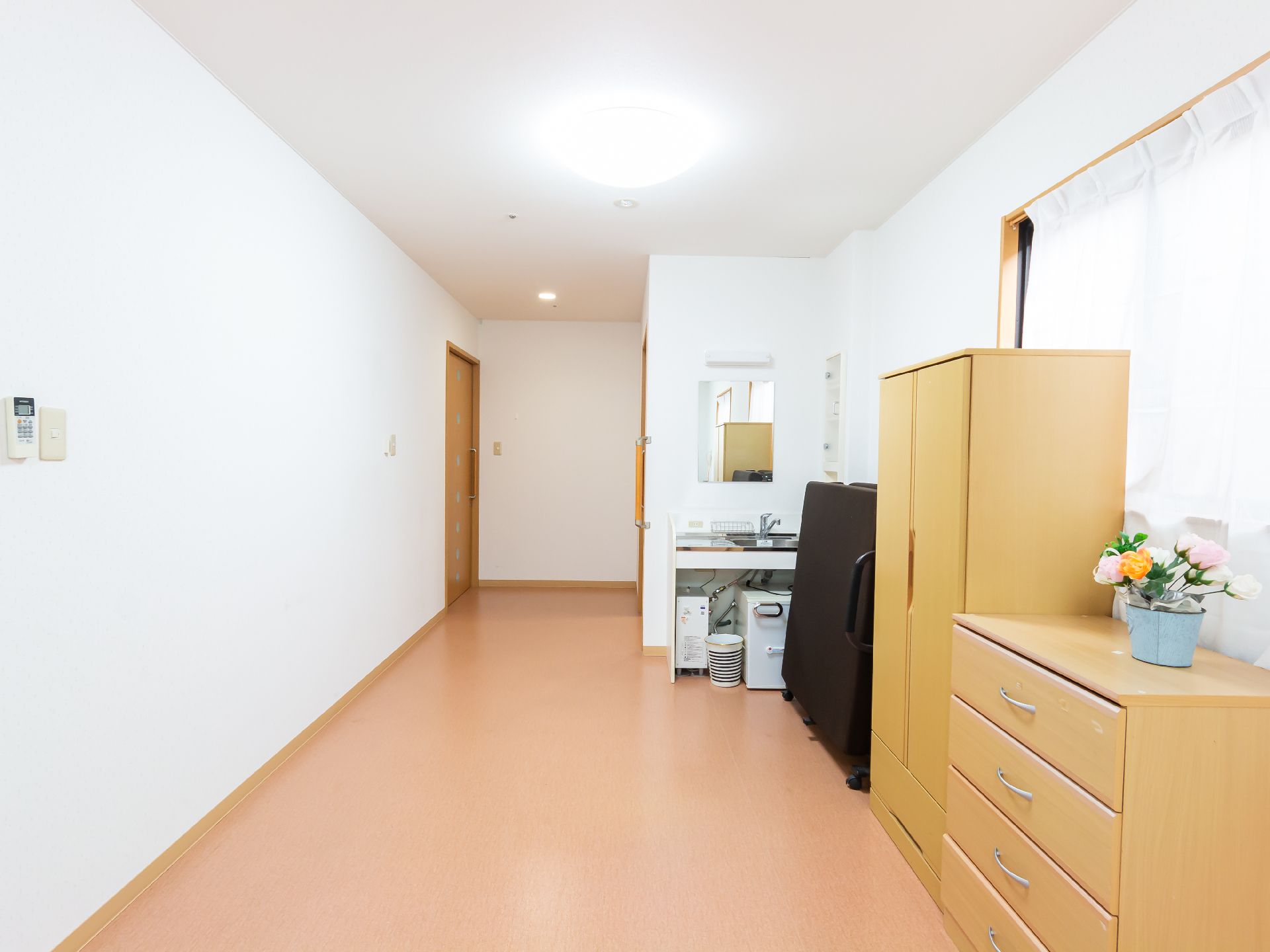 面積が広く、家具を多く設置することのできる居室